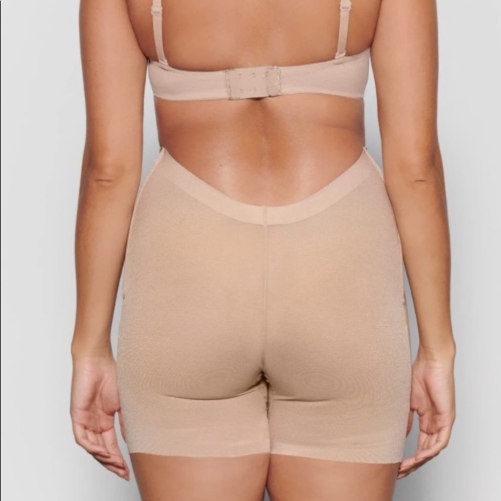 Skims sheer sculpt low back short